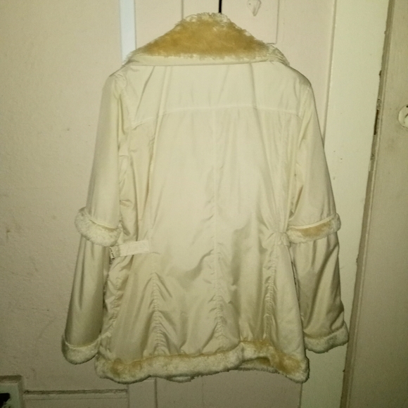 DIOR Boutique "Runway fur coat" (Flawless) - Picture 7 of 15